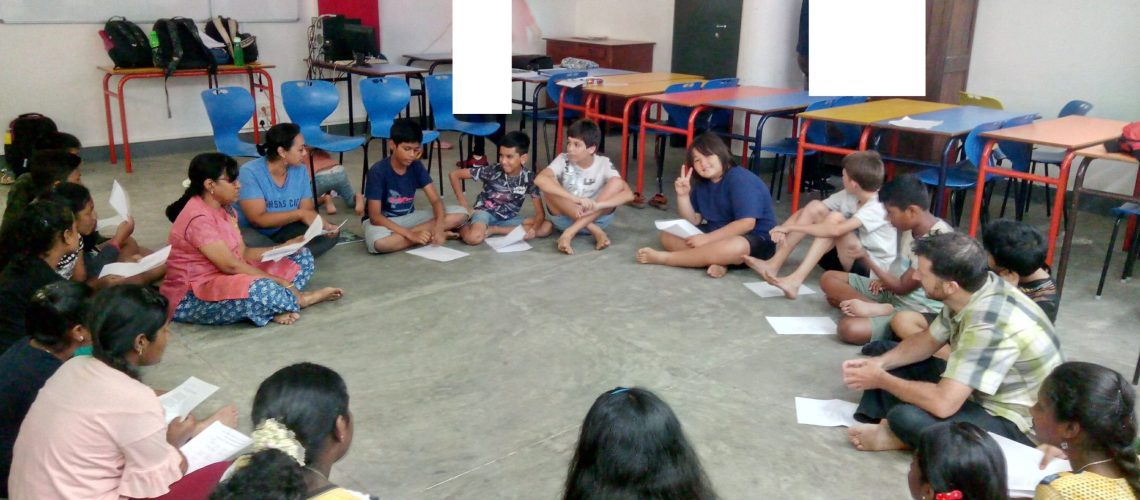 Club théâtre du vendredi 12 h 30 à 14 h 
Les élèves préparent leur prochaine représentation " Il suffit de peu pour être heureux...."
Avec Mme Ramalingam -Professeur de Français et Monsieur Alexandre Professeur de Physique-Chimie